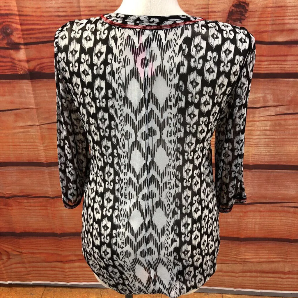 CHICOS BLACK WHITE PATTERNED TUNIC SHIRT SIZE 1 TCC